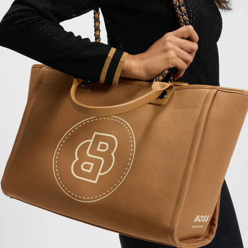 Charleen Stable Shopper