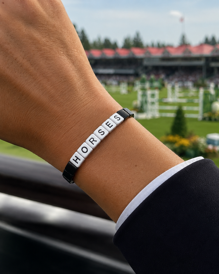 Bracelet: &