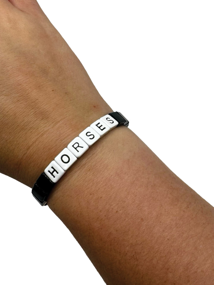Bracelet: &