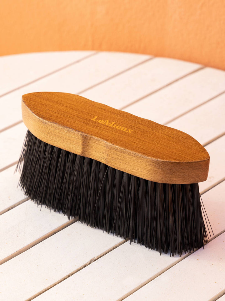 Artisan Flick Brush