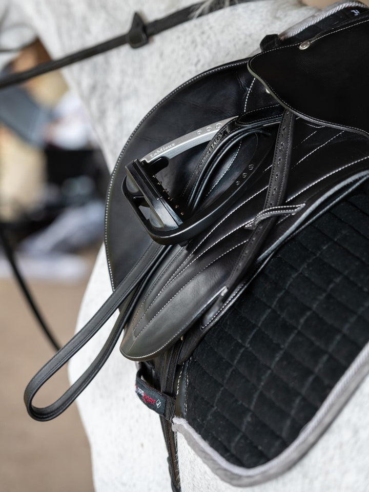 Vector Stirrup Leather